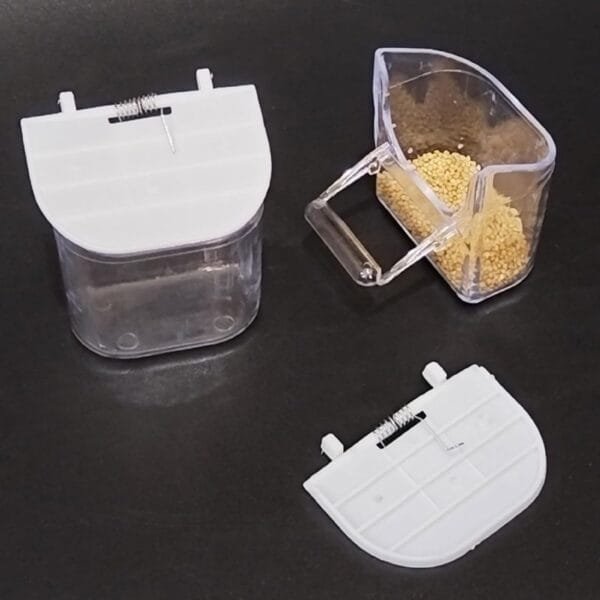 Hrtyvhin Comedero para loros, taza, dispensador de comida para pájaros, antiderrames, contenedor de comida para pájaros, accesorios para jaula de pájaros, 6 unidades - Image 8