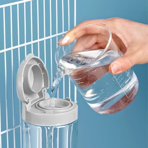 Bebedero para animales pequeños 680ml Bebedero conejo Dispensador de agua automático antigoteo Botella de agua colgante para roedores Conejos Hamster Cobaya Chinchillas Erizos y Ardillas (Gris) - Image 2
